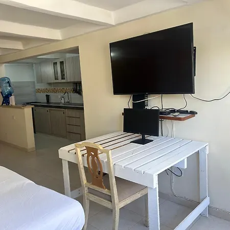 Habitación en casa particular Garden Serenity Bunk With Private Bath Near Airport