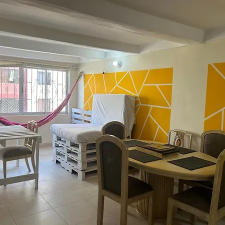 Garden Serenity Bunk With Private Bath Near Airport *