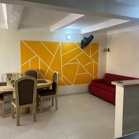 Habitación en casa particular Garden Serenity Bunk With Private Bath Near Airport Cartagena
